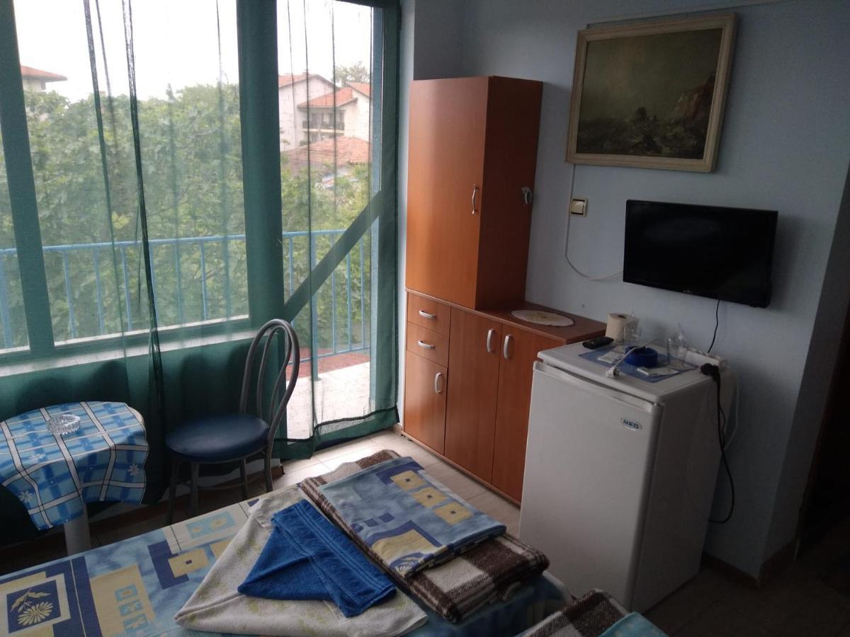 Andi Hotel Chernomorets Esterno foto